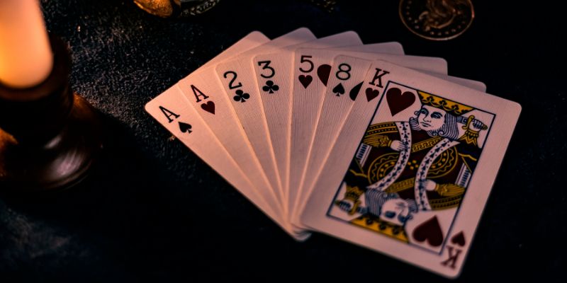 Đánh dụ đối thủ tạo nên mẹo chơi phỏm tá lạ không tưởng